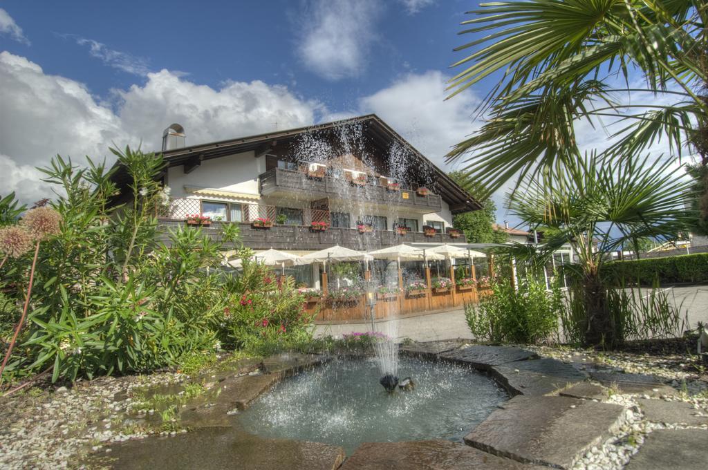 Pension Gasthof Loewen Lagundo Exterior photo
